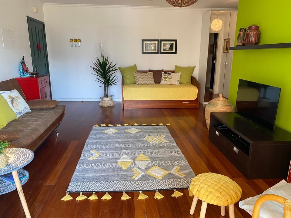 Bed, TV and multimedia, Balcony/Terrace, Living room, Seating area, Sea view