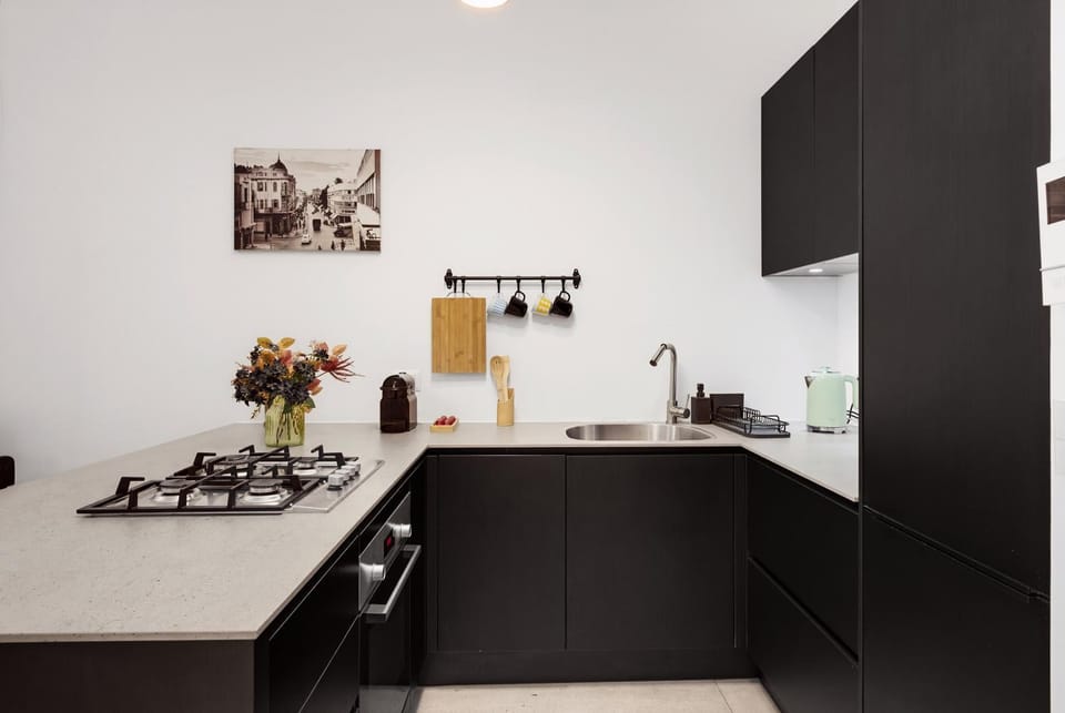 The Designer Haven Nachalat Binyamin Apartment in Tel Aviv-Yafo