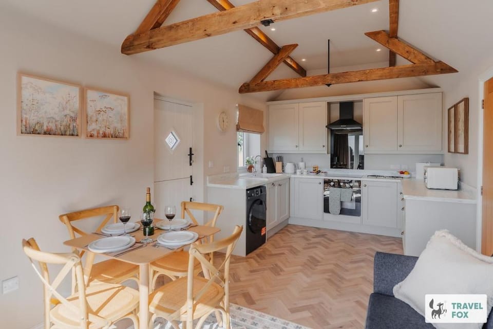The Old Stables, 2 bedroom bungalow House in Staffordshire Moorlands District