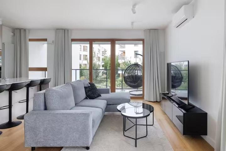 3-Bedroom Wola Apartment with Garden Tarrace Apartment in Warsaw