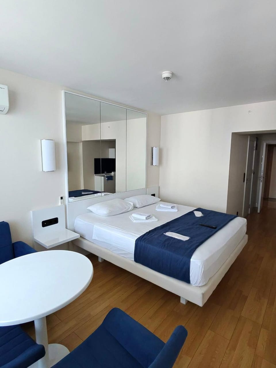 TV and multimedia, towels
