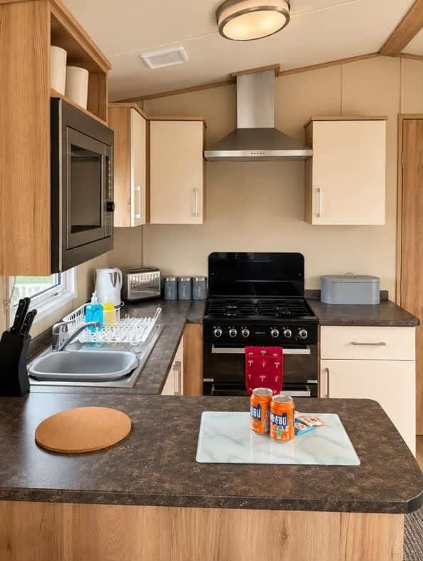 Thurston Manor Caravan - Sleeps 6 - Nr Power Station House in Scotland