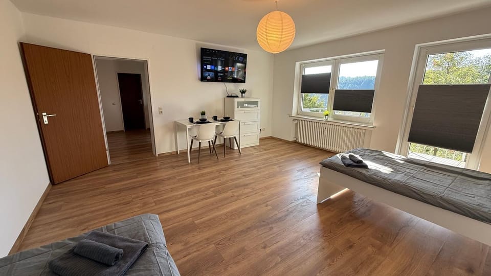Bed, TV and multimedia, Photo of the whole room, Seating area, Dining area, Bedroom