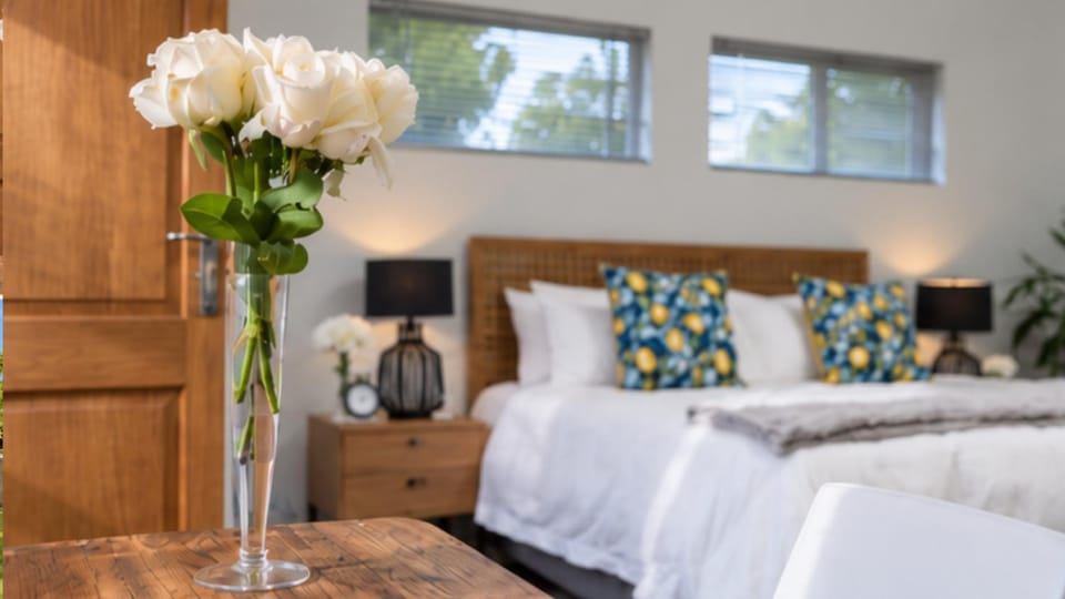 Bed, Garden, Decorative detail, Bedroom