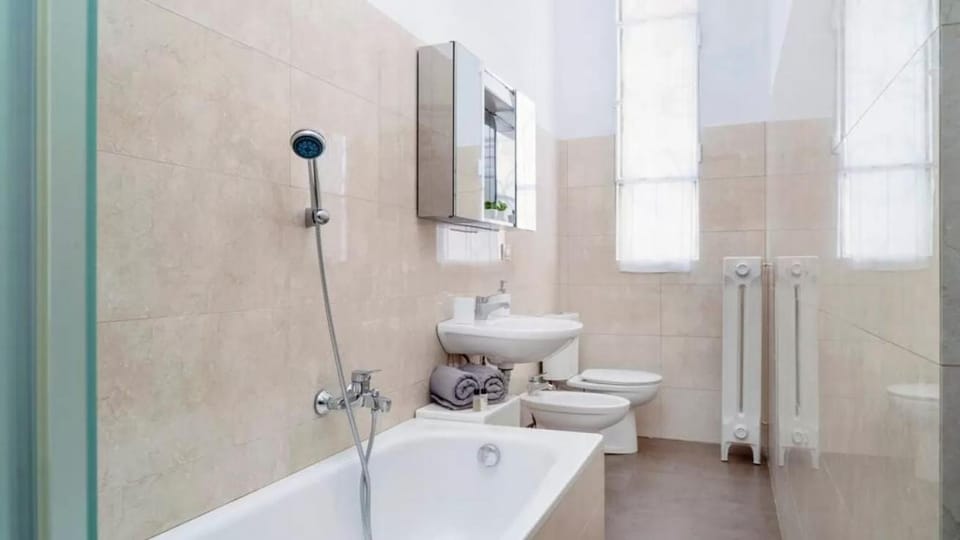 Classbnb - 4 Apartments - Milano Garibaldi - 5 min to Moscova M2 Green Line Apartment in Milan