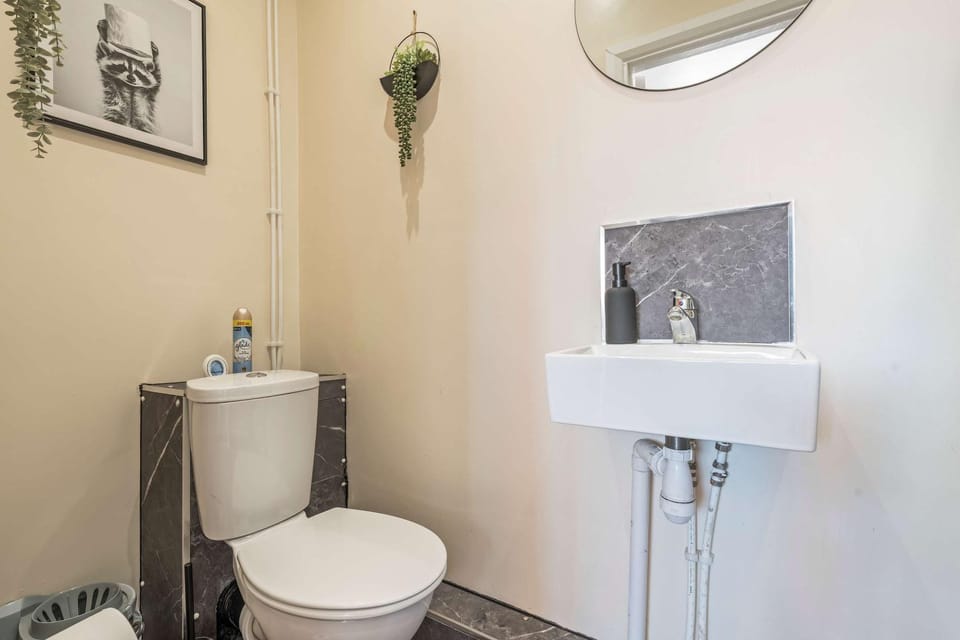Toilet, Bathroom