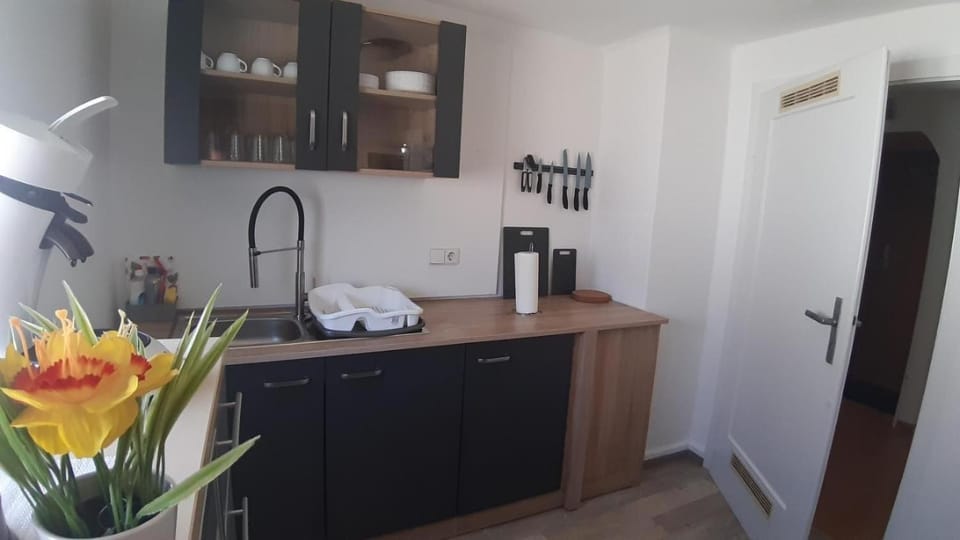 Kitchen or kitchenette, Living room