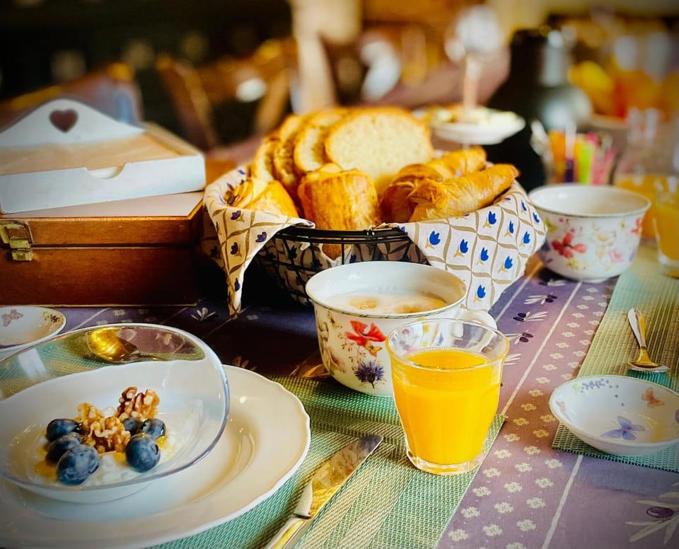 Food and drinks, Food, Breakfast, Continental breakfast