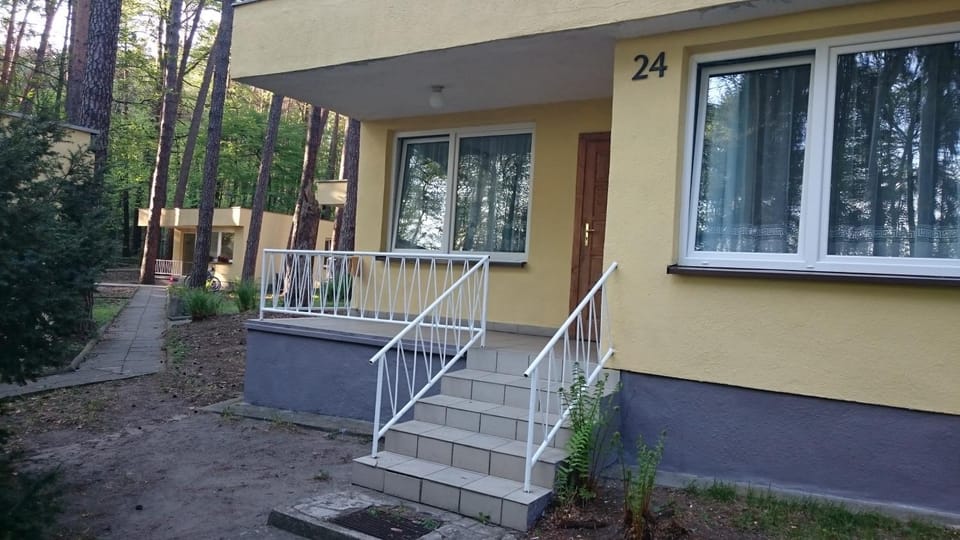 Facade/entrance, Balcony/Terrace