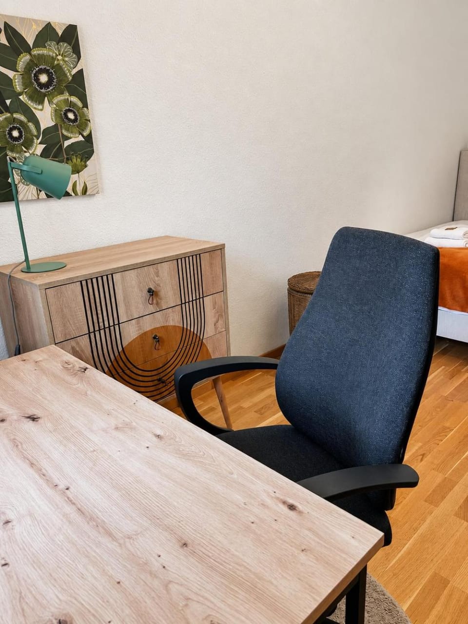 Seating area, Bedroom