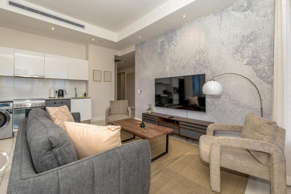 TV and multimedia, Kitchen or kitchenette, Living room, Seating area, Dining area, Evening entertainment