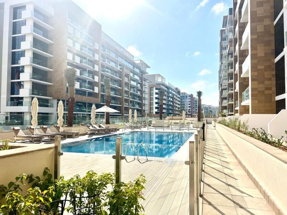 Property building, Swimming pool