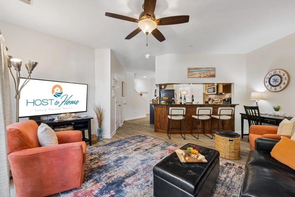 TV and multimedia, Kitchen or kitchenette, Living room, Seating area, Evening entertainment