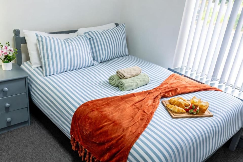 Stylish 2 Bed Ecclesall Road and City Centre Apartment in Sheffield