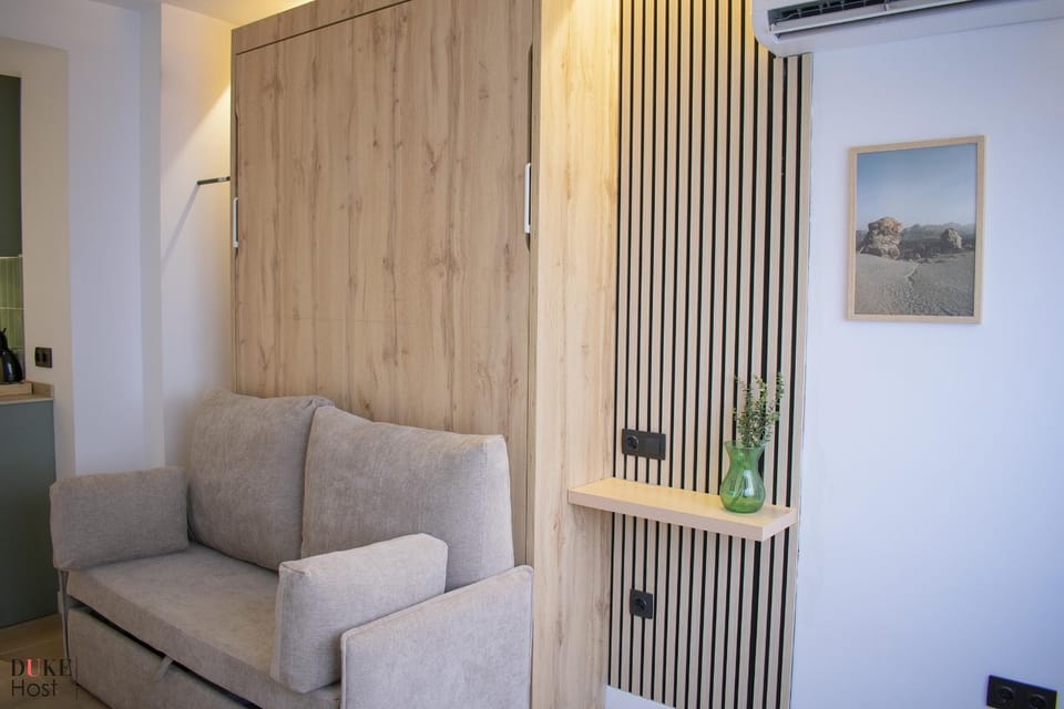 CH Alcalá Norte Bed and Breakfast in Madrid