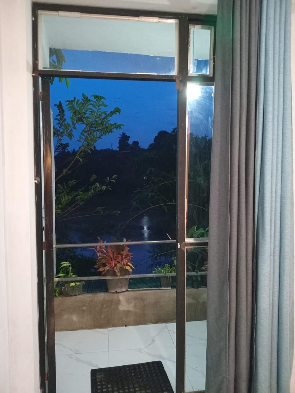 Sadhara River View Lodge Apartment in Kandy