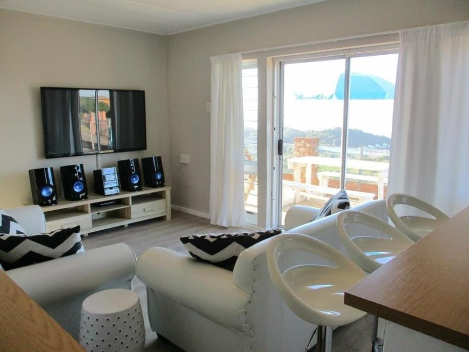 TV and multimedia, Balcony/Terrace, Lounge or bar, Seating area, Sea view