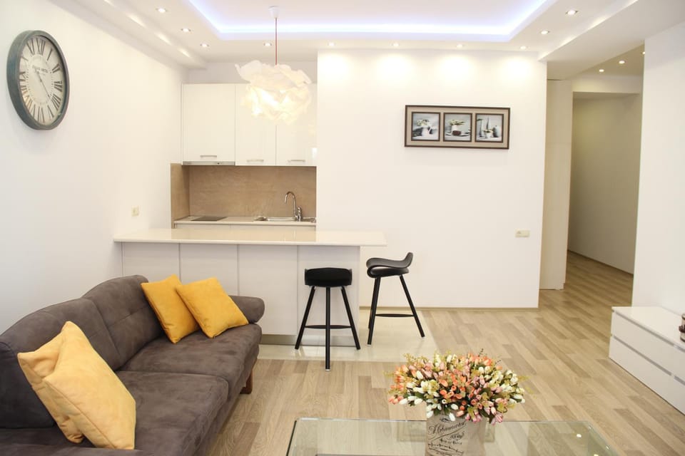 Kitchen or kitchenette, Living room