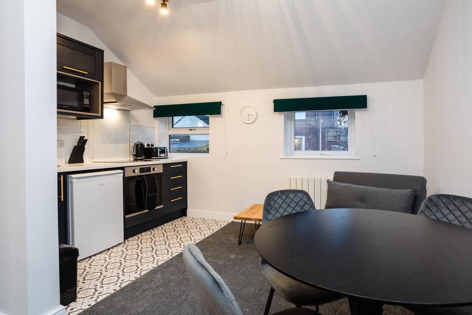 Loft-Style Studio with Skylights and Parking Apartment in Doncaster