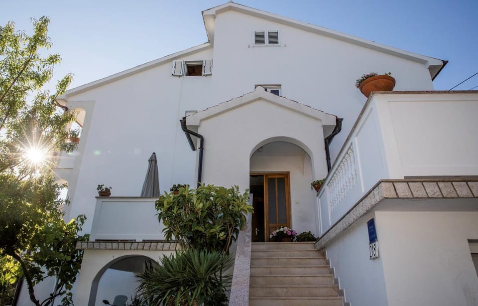 Apartments Marija Bed and Breakfast in Lika-Senj County
