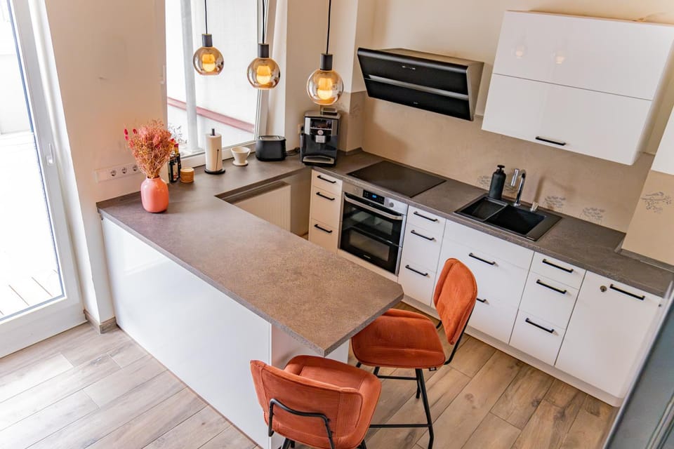 Kitchen or kitchenette, Dining area, dishwasher, oven, stove, toaster