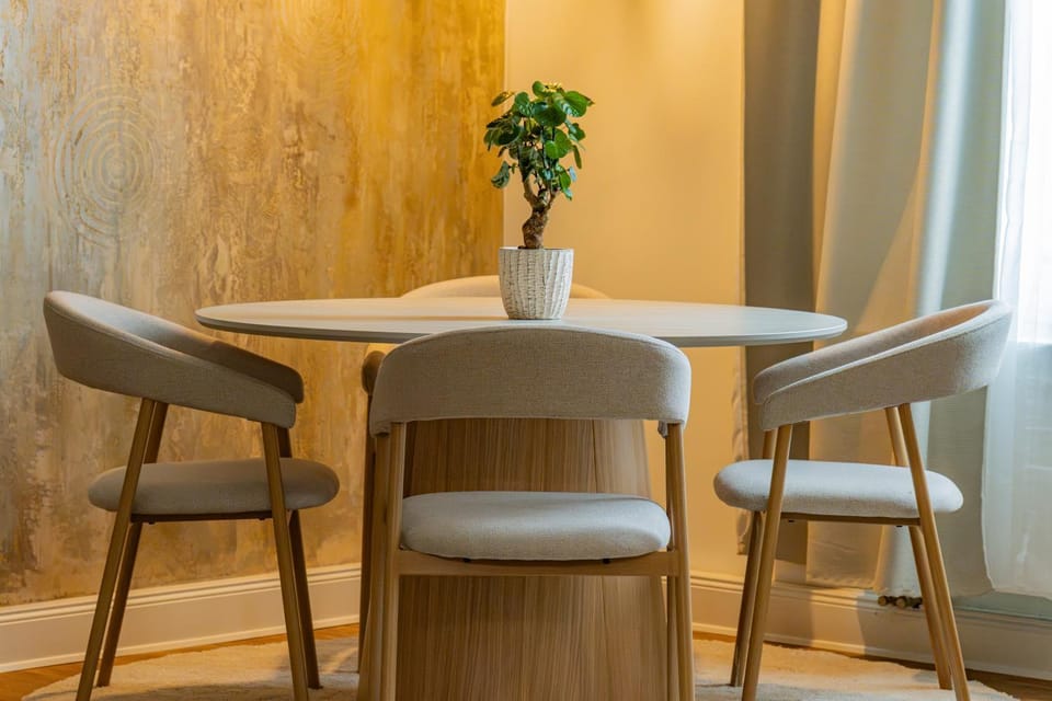 Living room, Seating area, Dining area