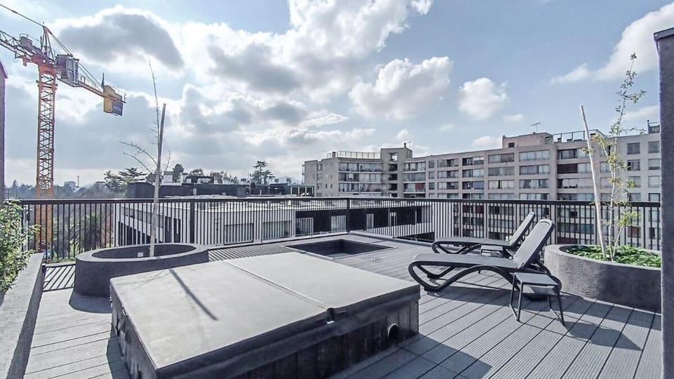 Nuevo Departmento muy cerca del Santander Arena, Parque Ohiggins, club Hipico, con estacionamiento gratis, para 2 D505 Apartment in Santiago