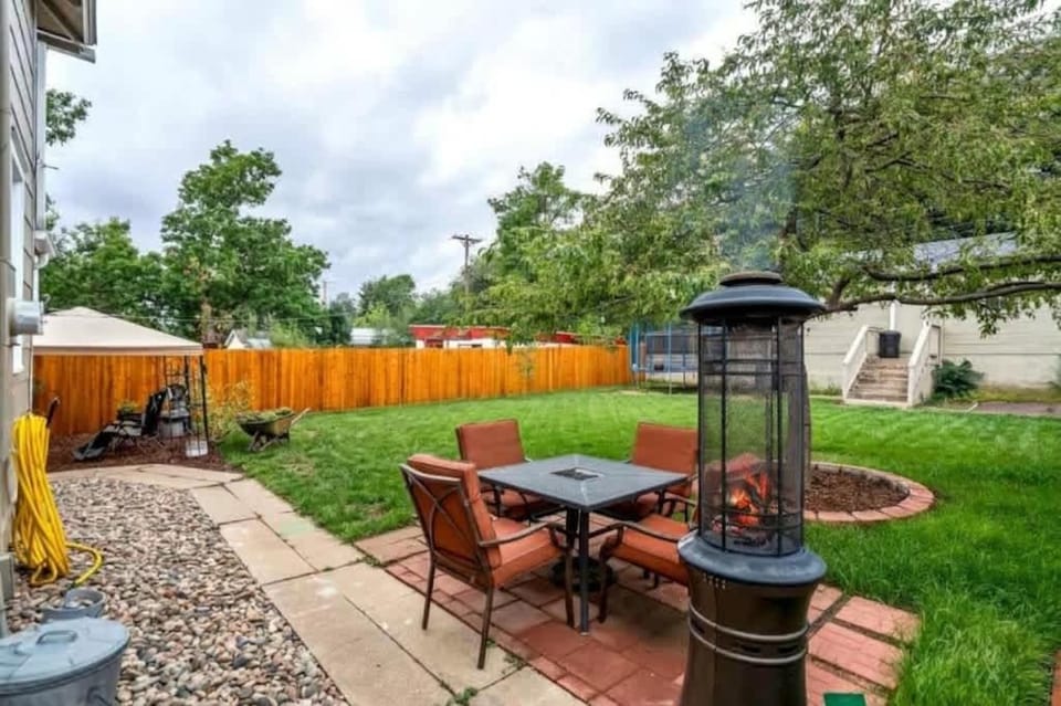 Chestnut Hill Downtown Historic Home w Hot Tub House in Colorado Springs