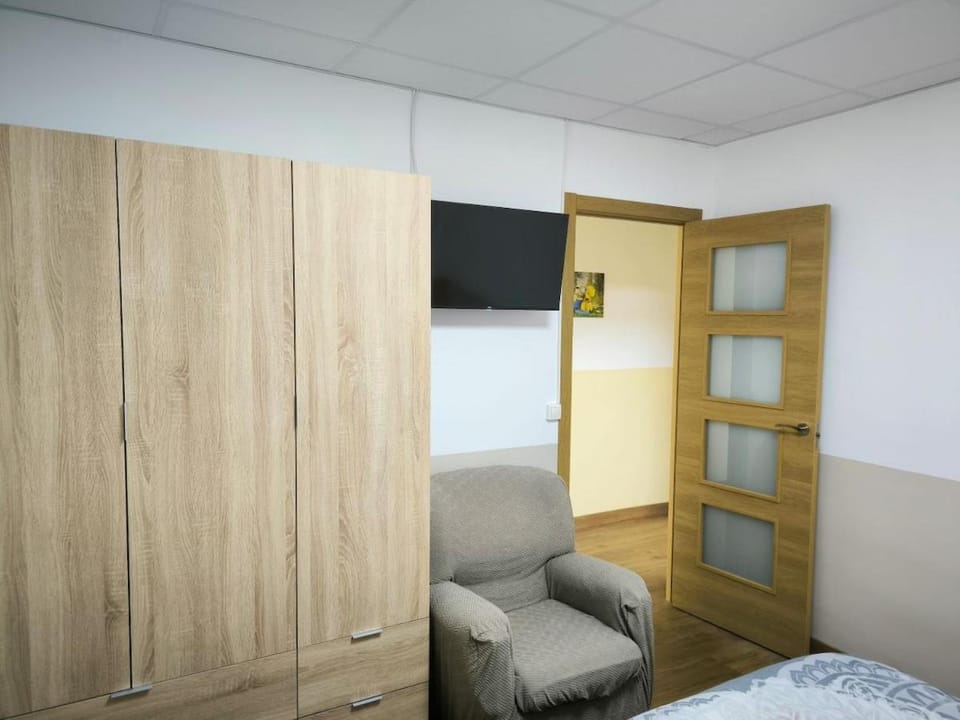 TV and multimedia, Photo of the whole room, Bedroom