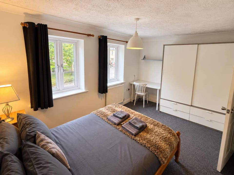 Bed, Photo of the whole room, Bedroom, wardrobe