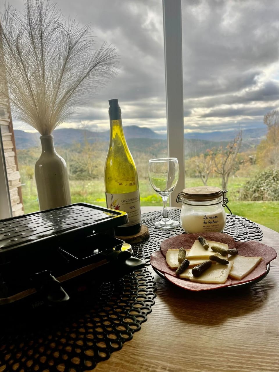 Suite romantique et son jacuzzi en pleine nature Apartment in Auvergne-Rhône-Alpes