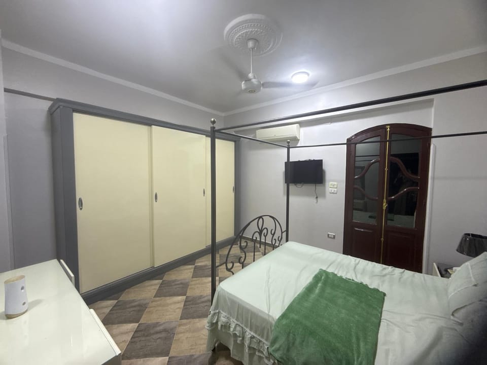 Photo of the whole room, air conditioner