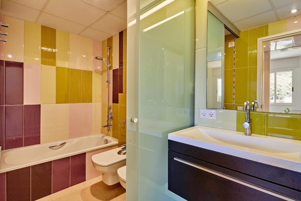 Bathroom, Bath