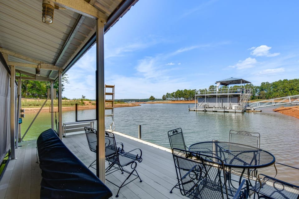 Pool, Hot Tub & Dock: Lake Hartwell Home House in Lake Hartwell