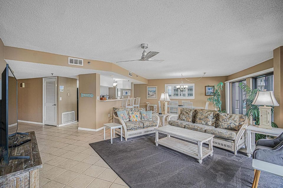Fort Walton Beach Surf Dweller Condominiums Spacious 6 BR Sleeps 16 House in Okaloosa Island
