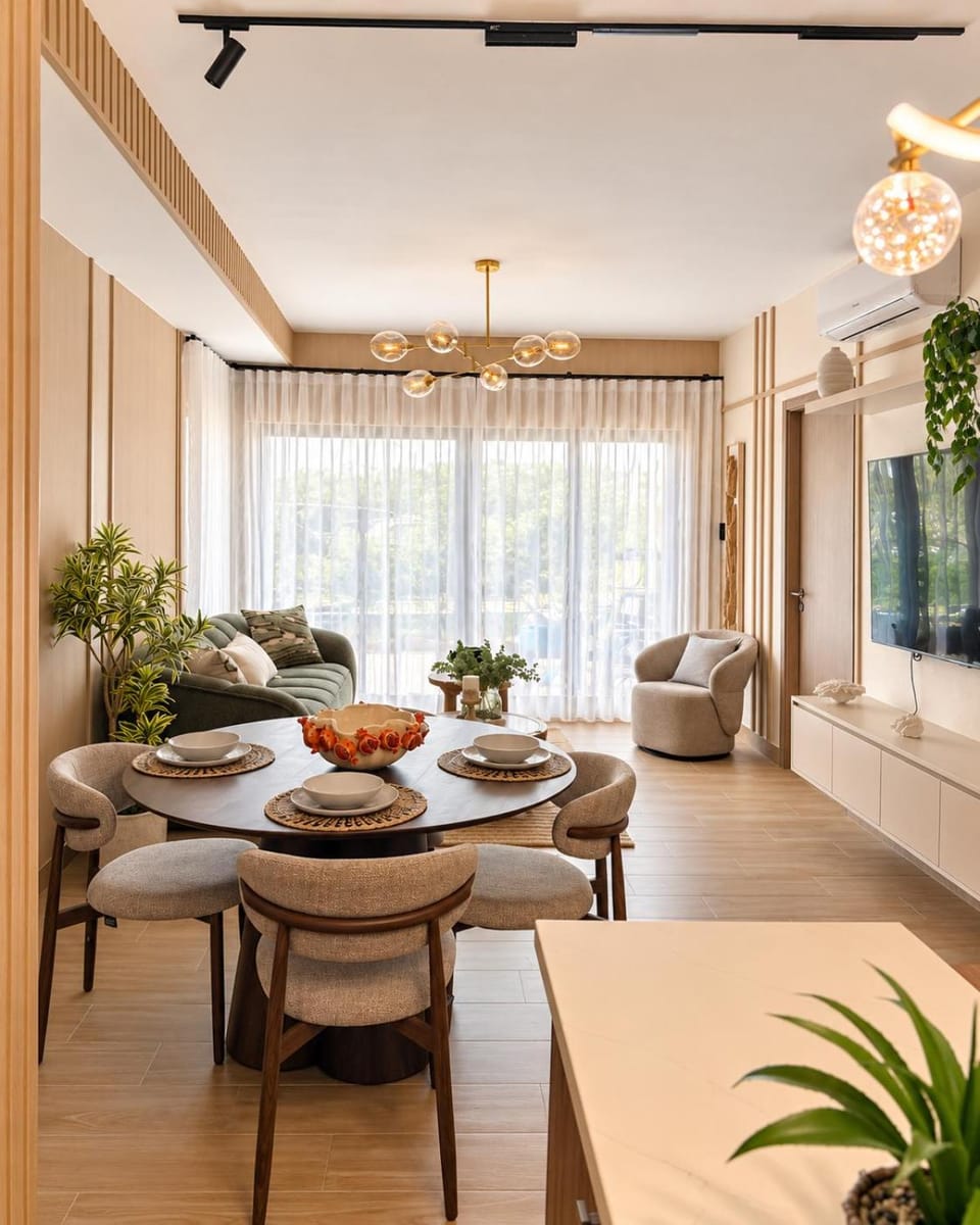 Living room, Seating area, Dining area