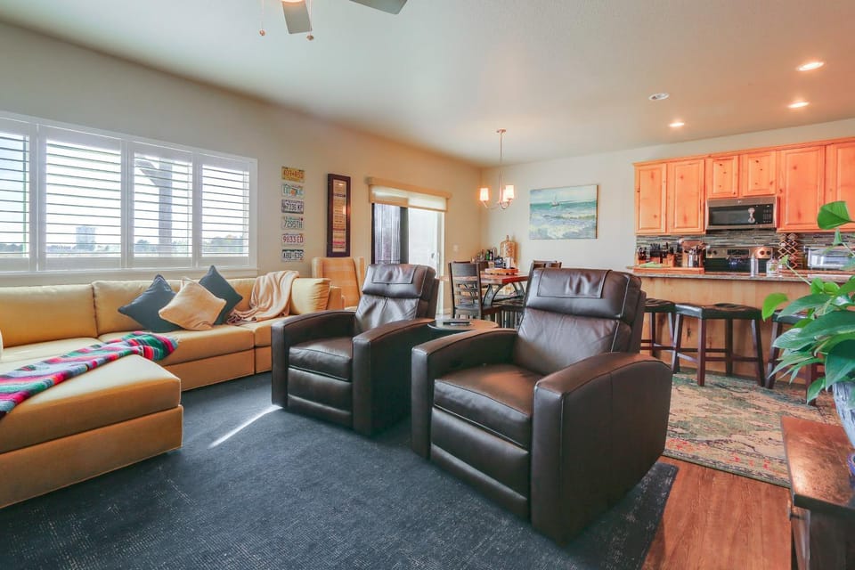 Family-Friendly Home! Walk to Windsor Lake House in Colorado