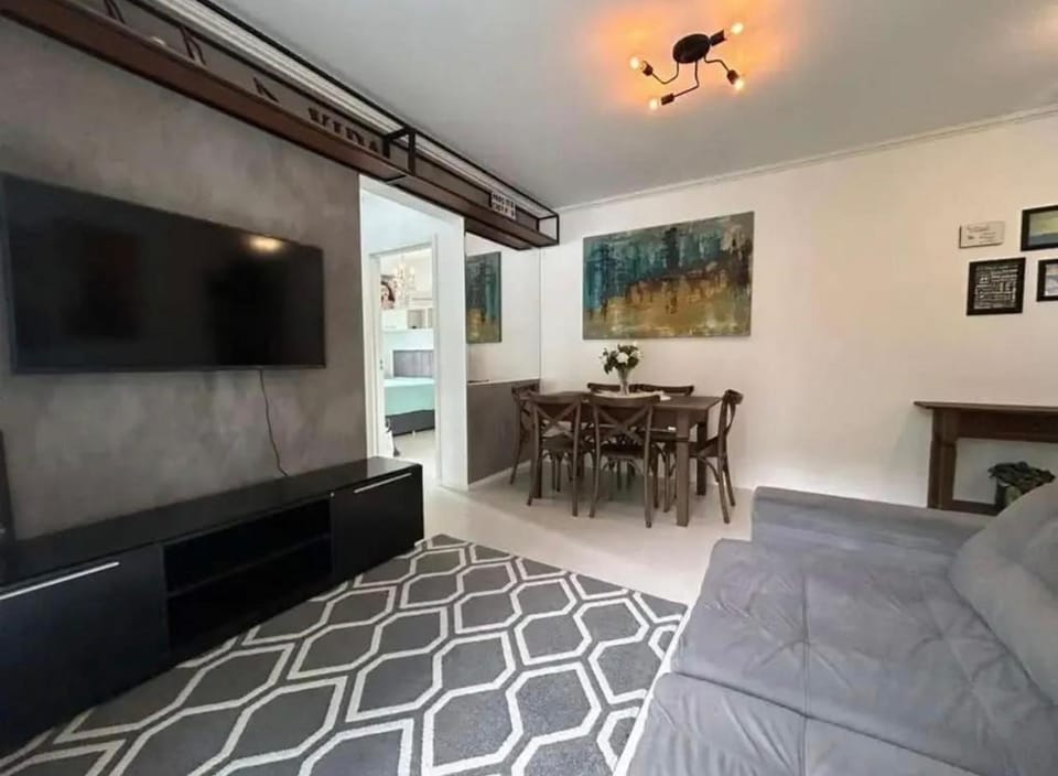Communal lounge/ TV room, TV and multimedia, Living room, Seating area, Dining area