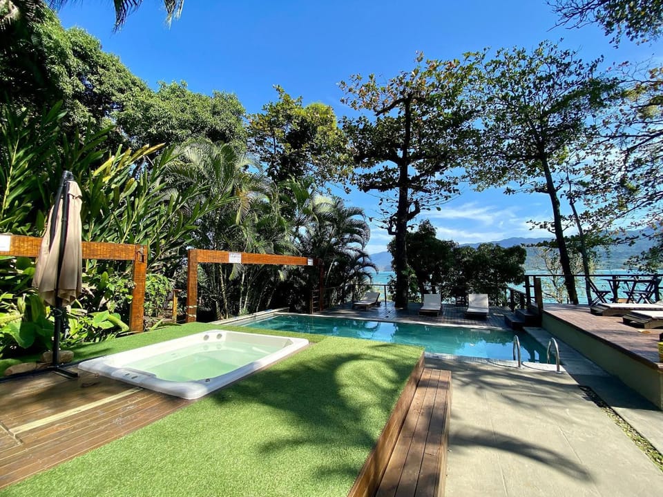 Natural landscape, Garden, Hot Tub, Pool view, Swimming pool, sunbed
