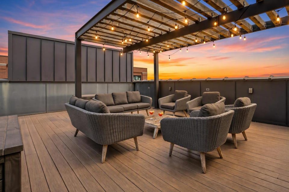 Private rooftop skyline views - WeHo - Sleeps 10 House in Nashville
