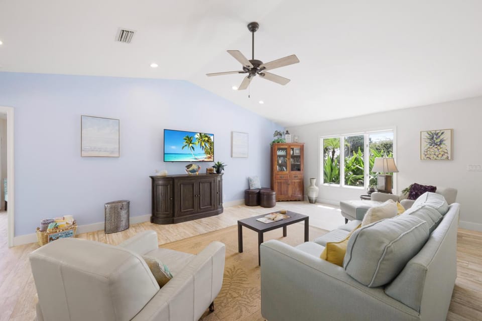 2060 Sheffield Avenue House in Marco Island