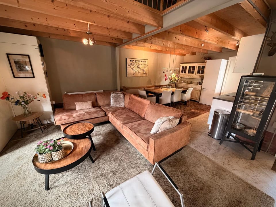 B&B Logeren bij van Heeren Bed and Breakfast in South Holland (province)
