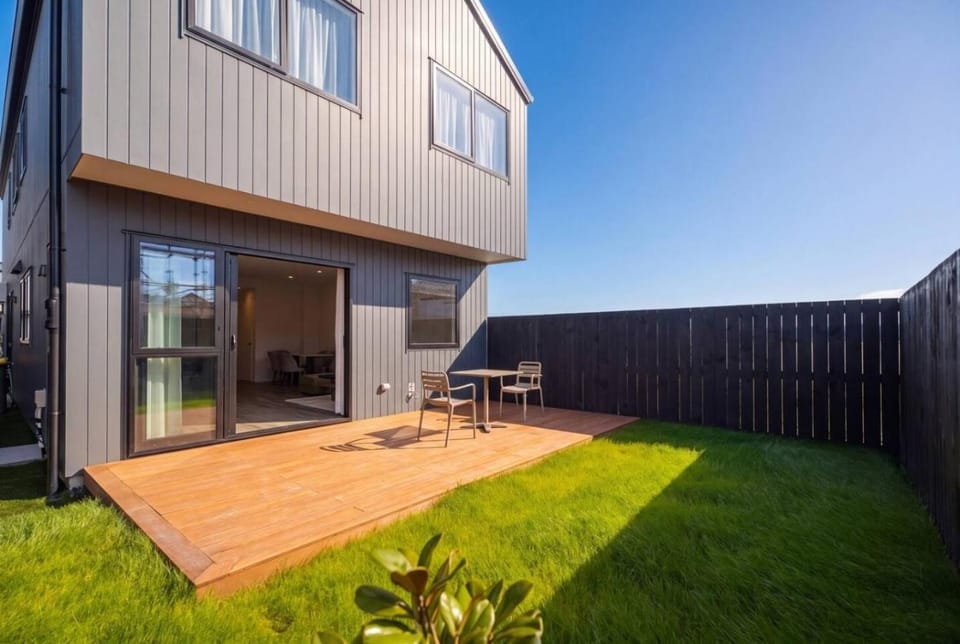 Scott Point Stay with Easy City Access House in Auckland