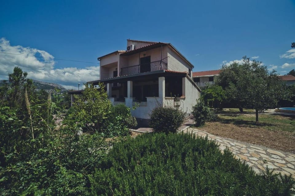 Property building, Day, Summer, Garden, On site, Area and facilities