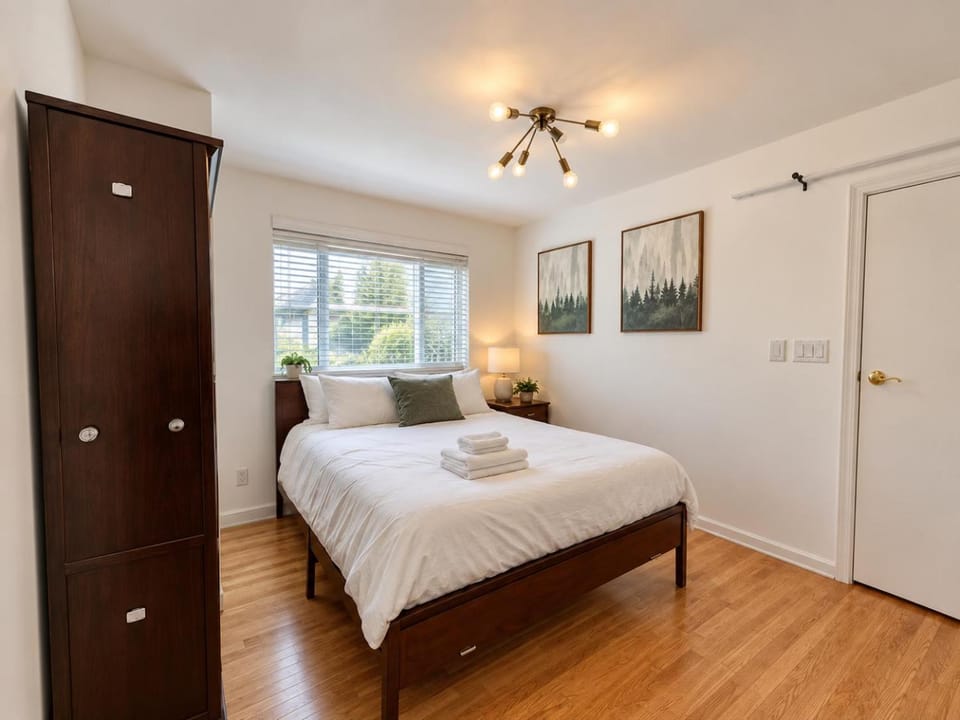The Mercer Haven House in Mercer Island