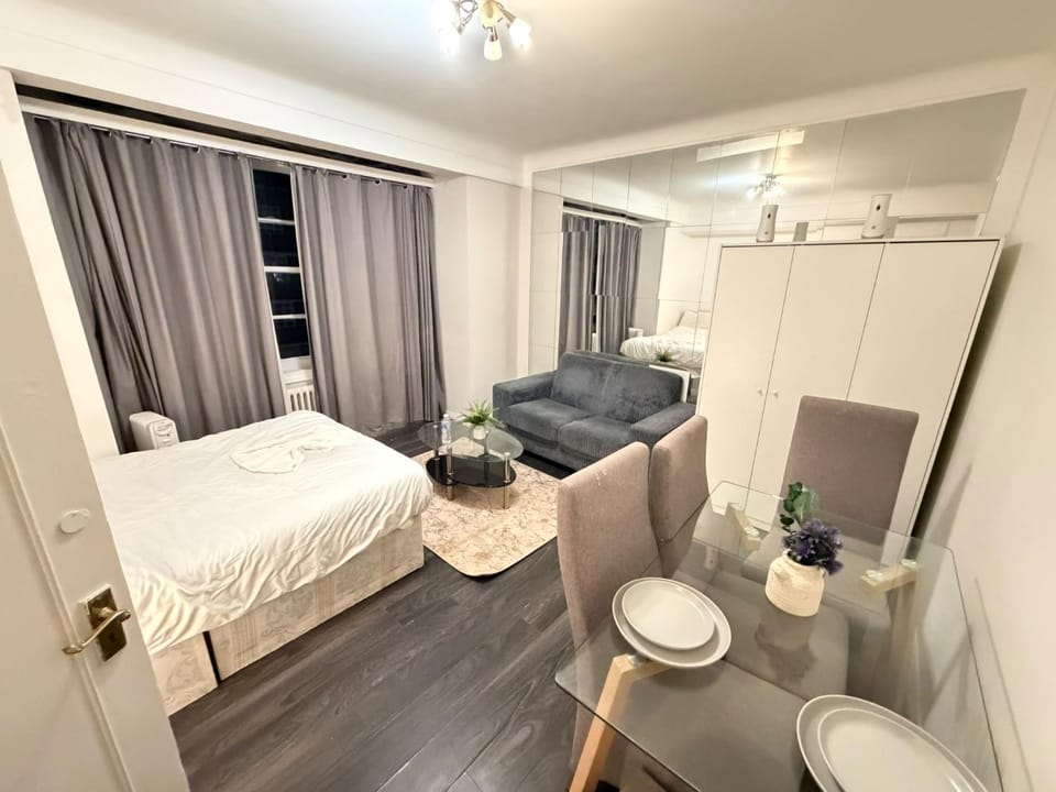 Living room, Bedroom