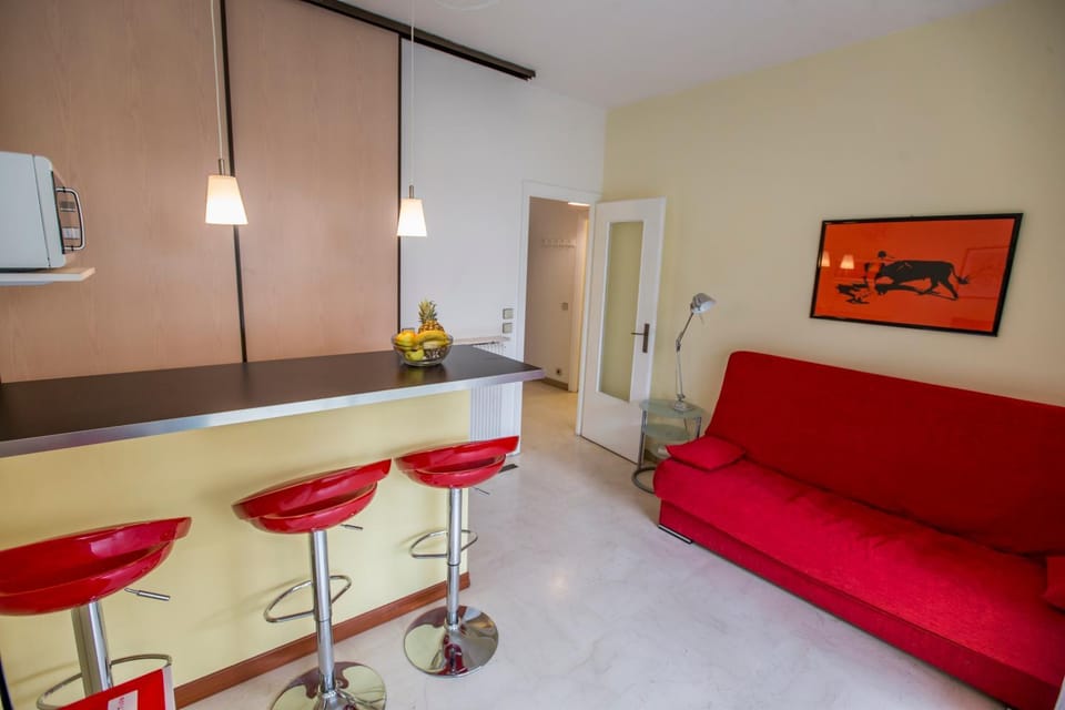 Bed, Living room