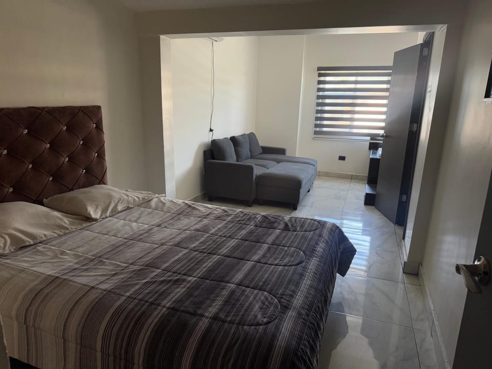 Casa frente ah consulado americano y línea de otay 5 min aeropuerto Apartment in Tijuana