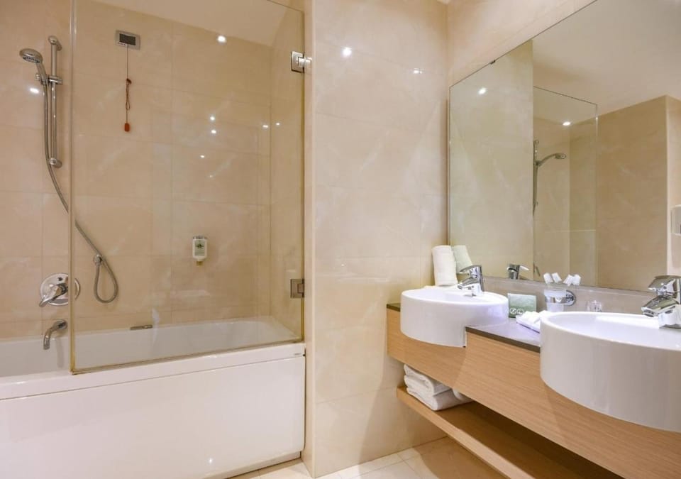 Shower, Bath