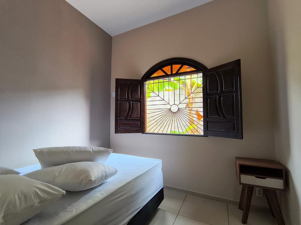Casa 4 quartos , piscina e churrasqueira, condomínio a poucos metros da praia House in Salvador